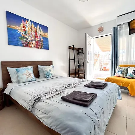 Peraia Studio * Peraía